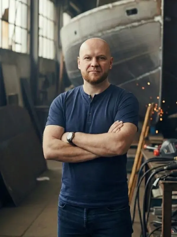 Geprüfter Bootssachverständiger und Metallbaumeister – AD-BASE