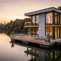 Schwimmende Architektur: Wenn das Zuhause auf dem Wasser liegt
